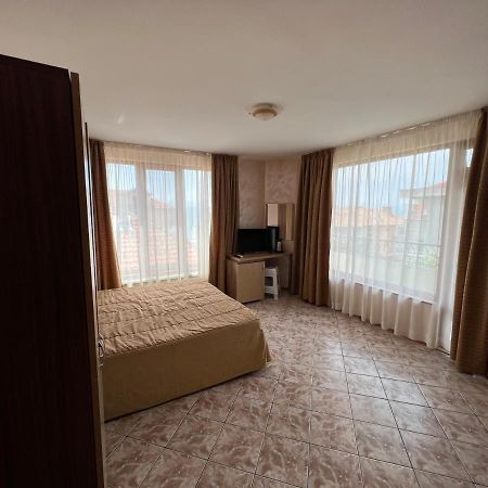 Stamatovi Family Hotel Поморие Экстерьер фото