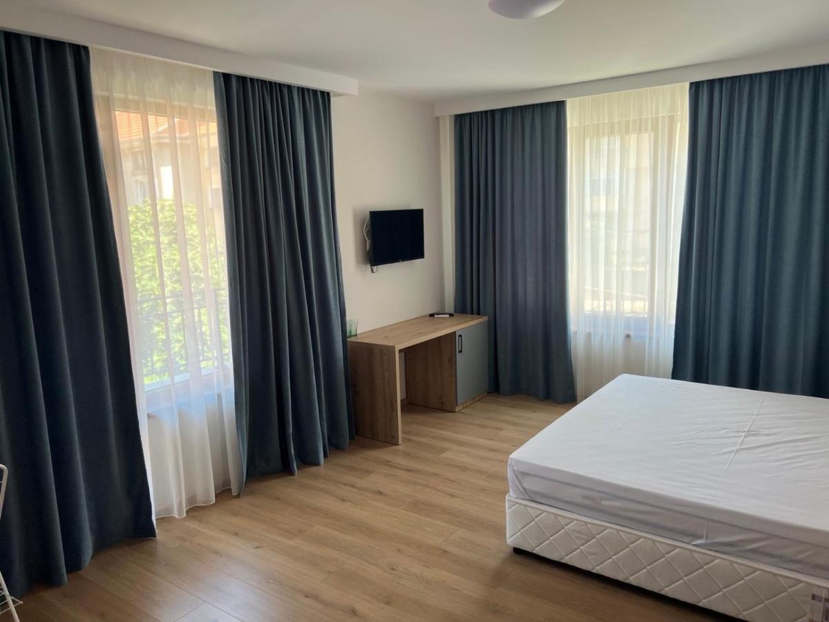 Stamatovi Family Hotel Поморие Экстерьер фото