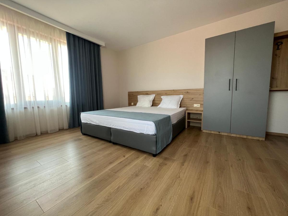 Stamatovi Family Hotel Поморие Экстерьер фото